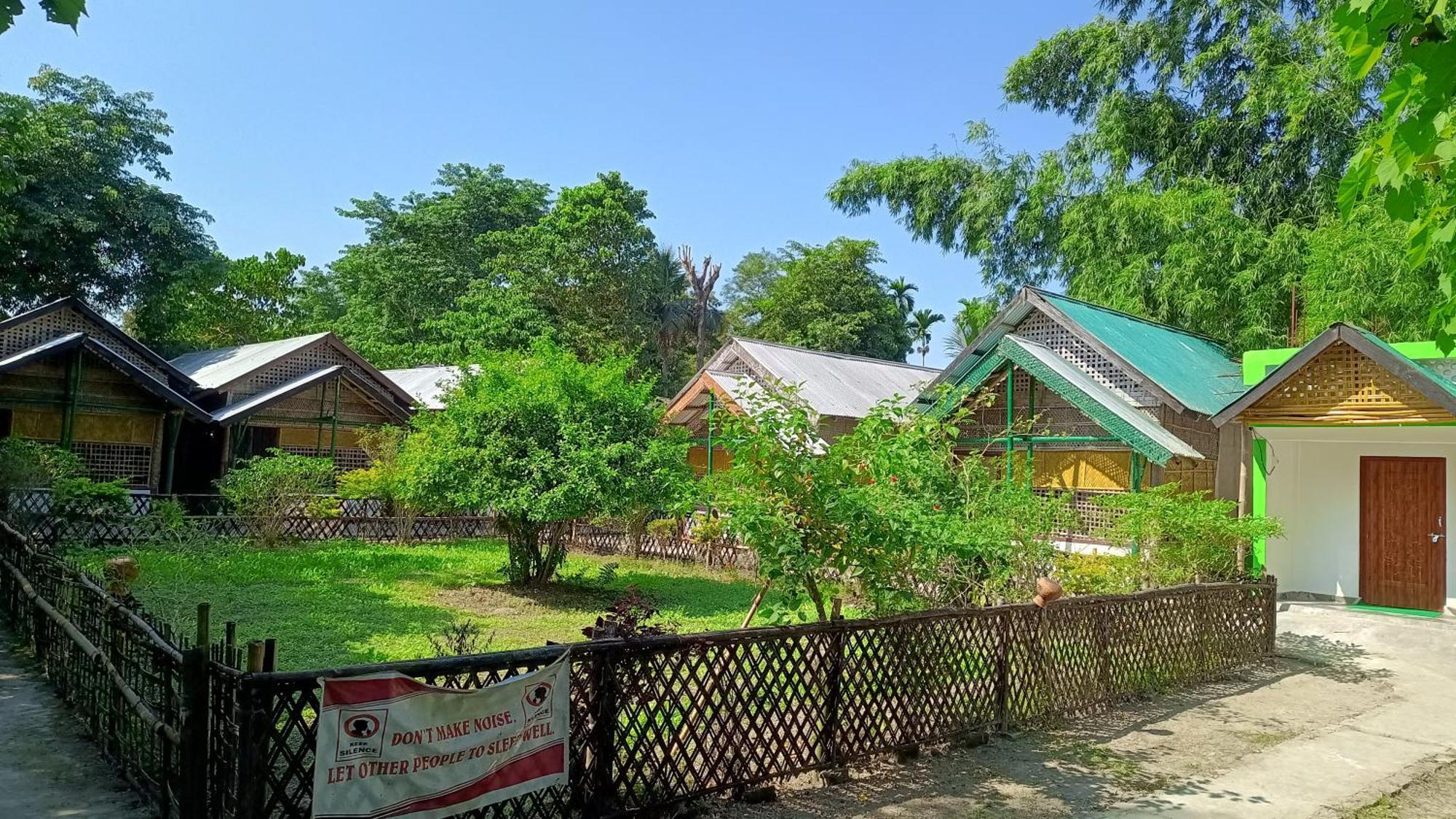 Jyoti Home Bamboo Garden Lodge Majuli Екстер'єр фото